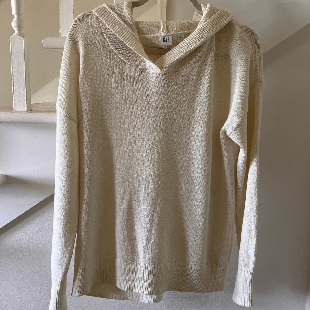 Women’s Gap hooded sweater